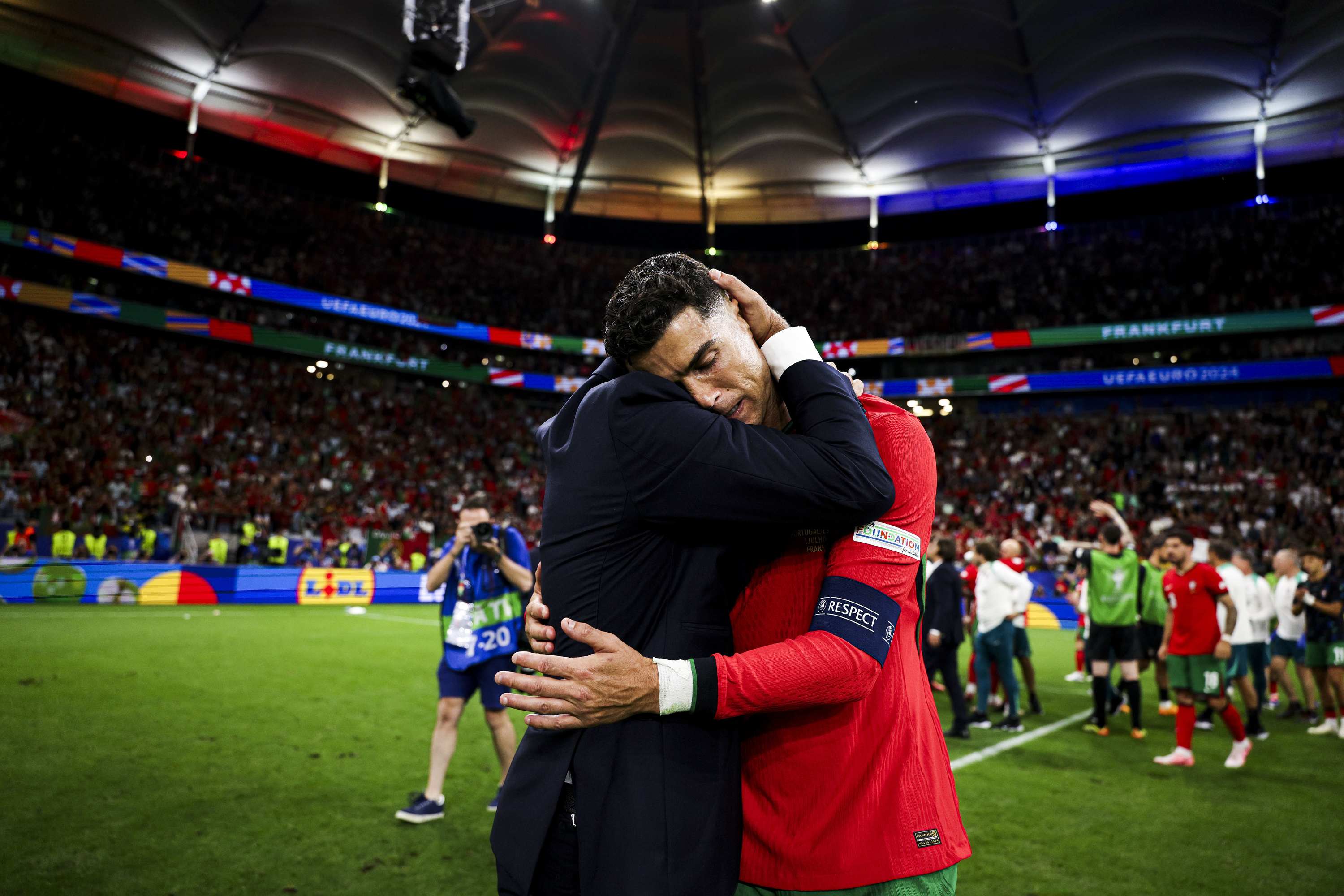 法国队轻取葡萄牙队,张本智和点燃赛场 法国队轻取葡萄牙队,张本智和点燃赛场