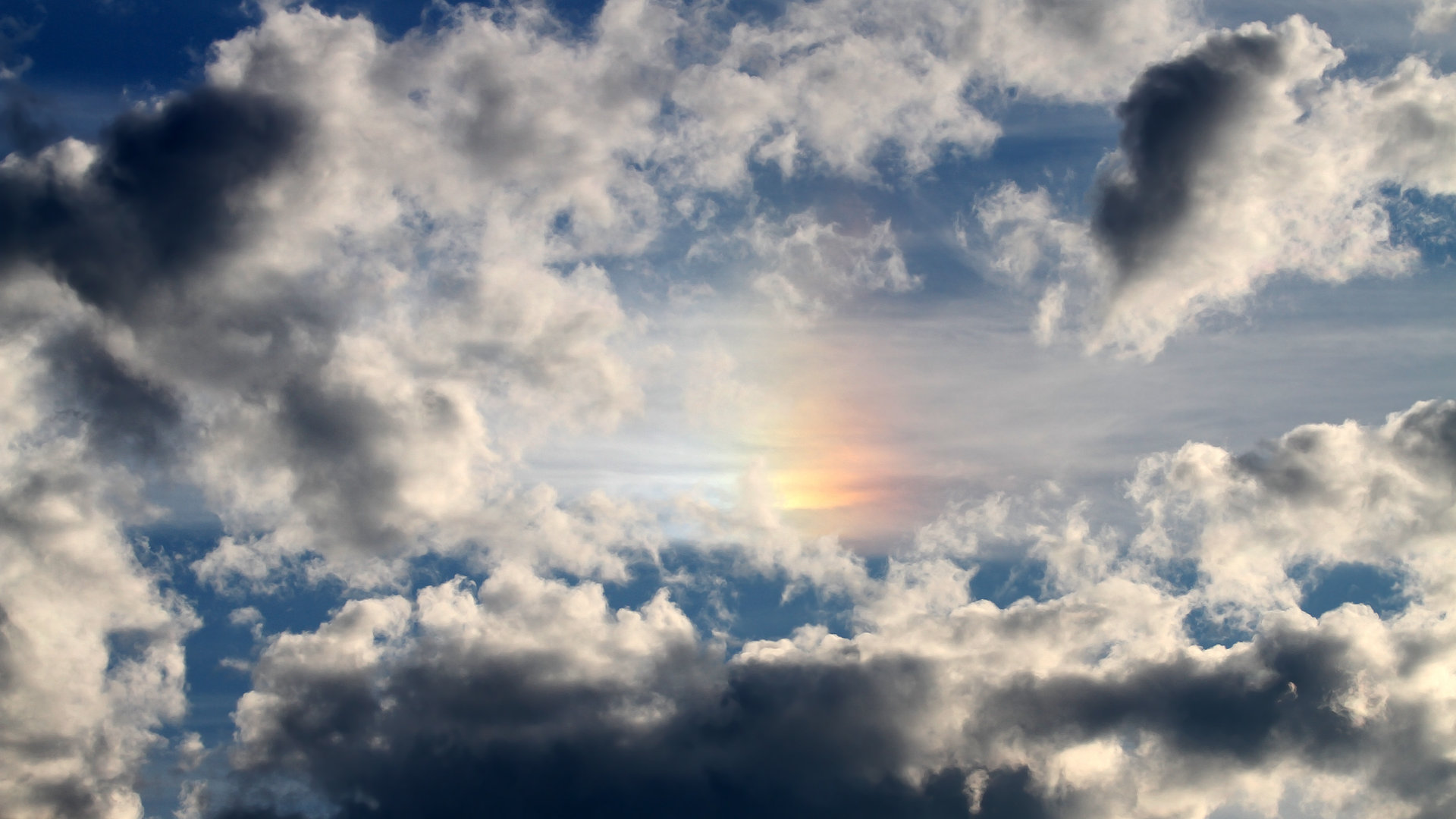 爱游戏tv-凡尔登战火与重剑锋芒，当铁血足球遇见羽球神话