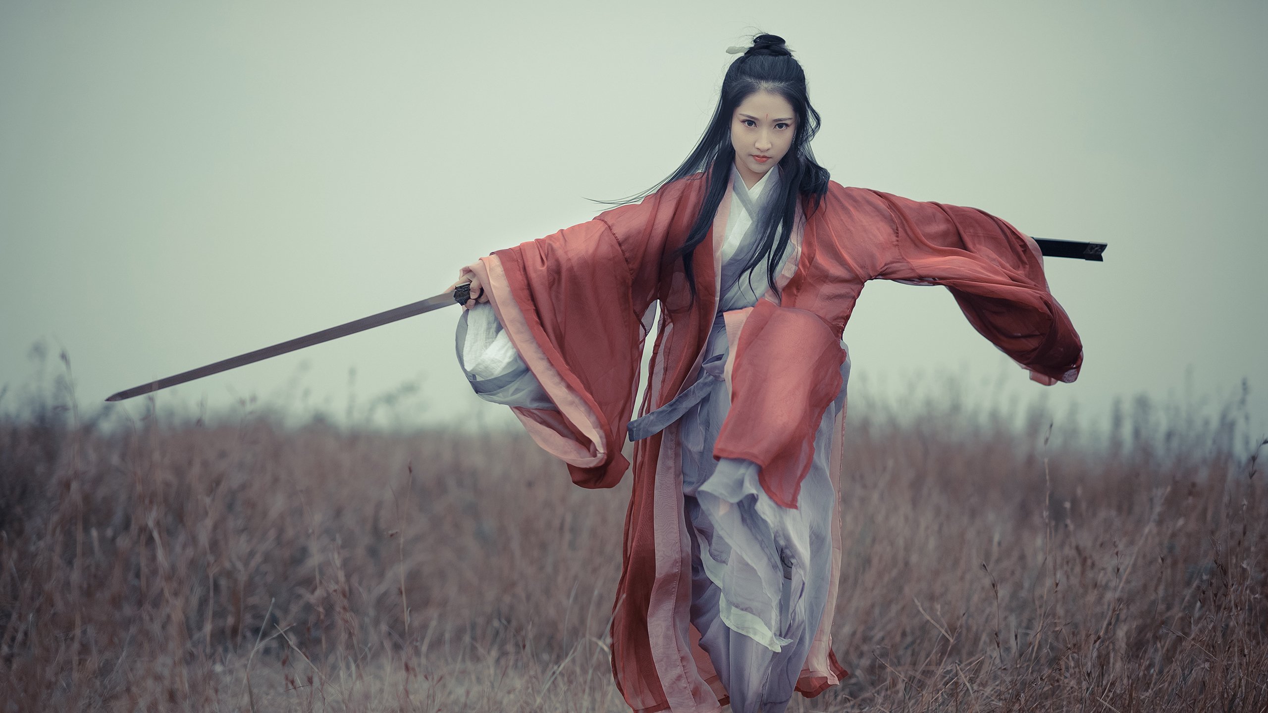 爱游戏娱乐-暗夜无声，在英格兰的闪电与马龙的火焰之间