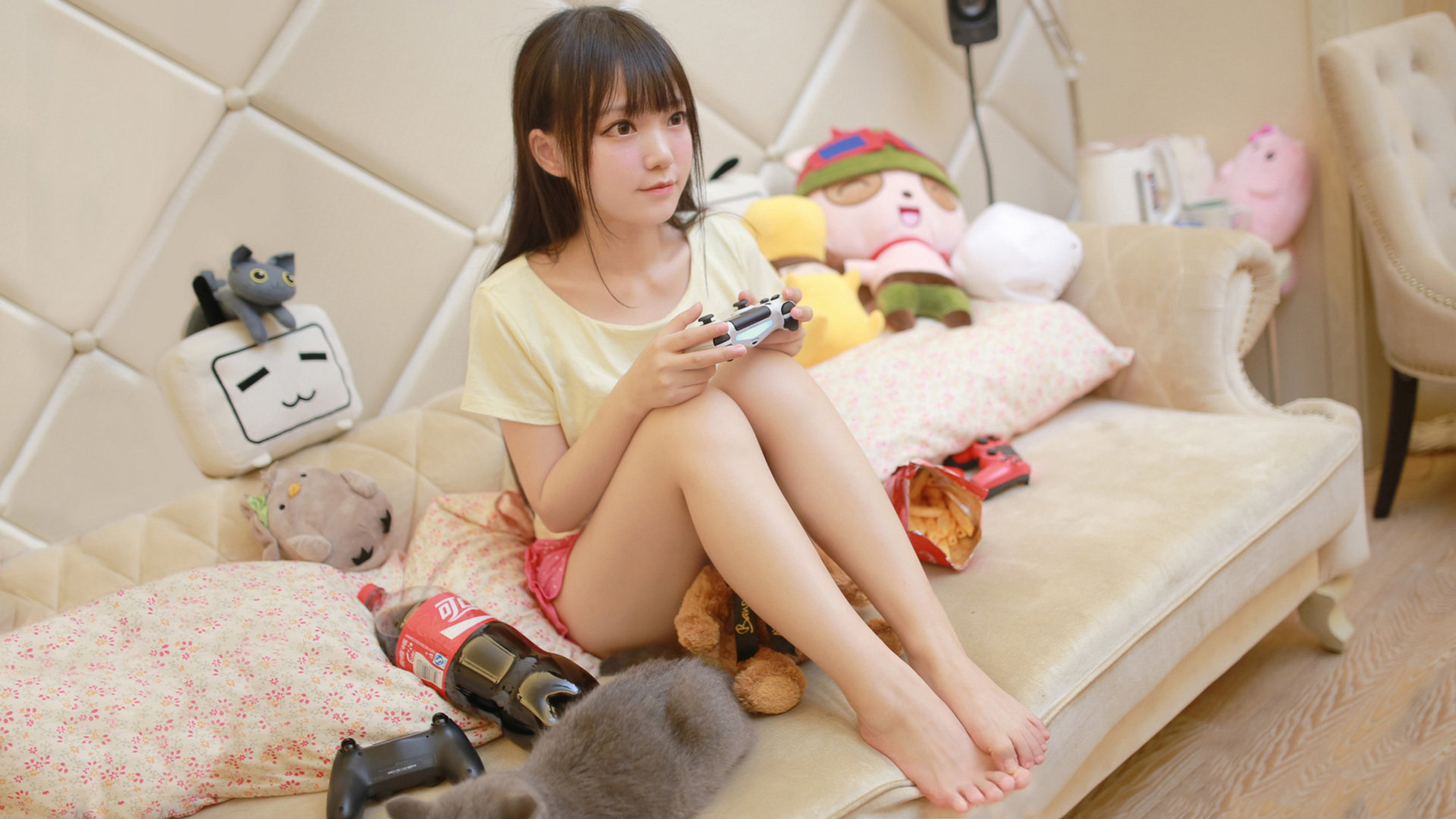 天平的两端，当克罗地亚的韧性扼住巴西的咽喉，德布劳内的火焰点燃孤独的战场