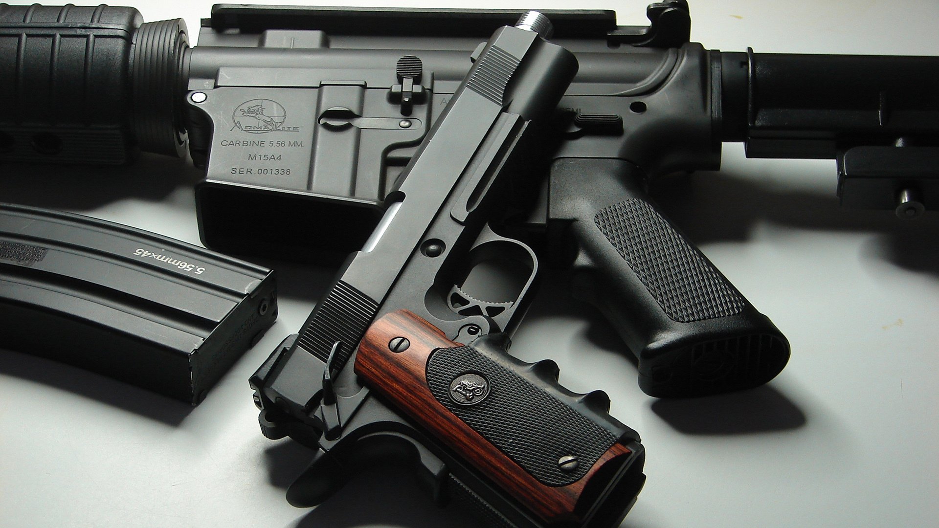 爱游戏APP-引擎轰鸣与篮球入网，竞技场上的无情奏鸣曲