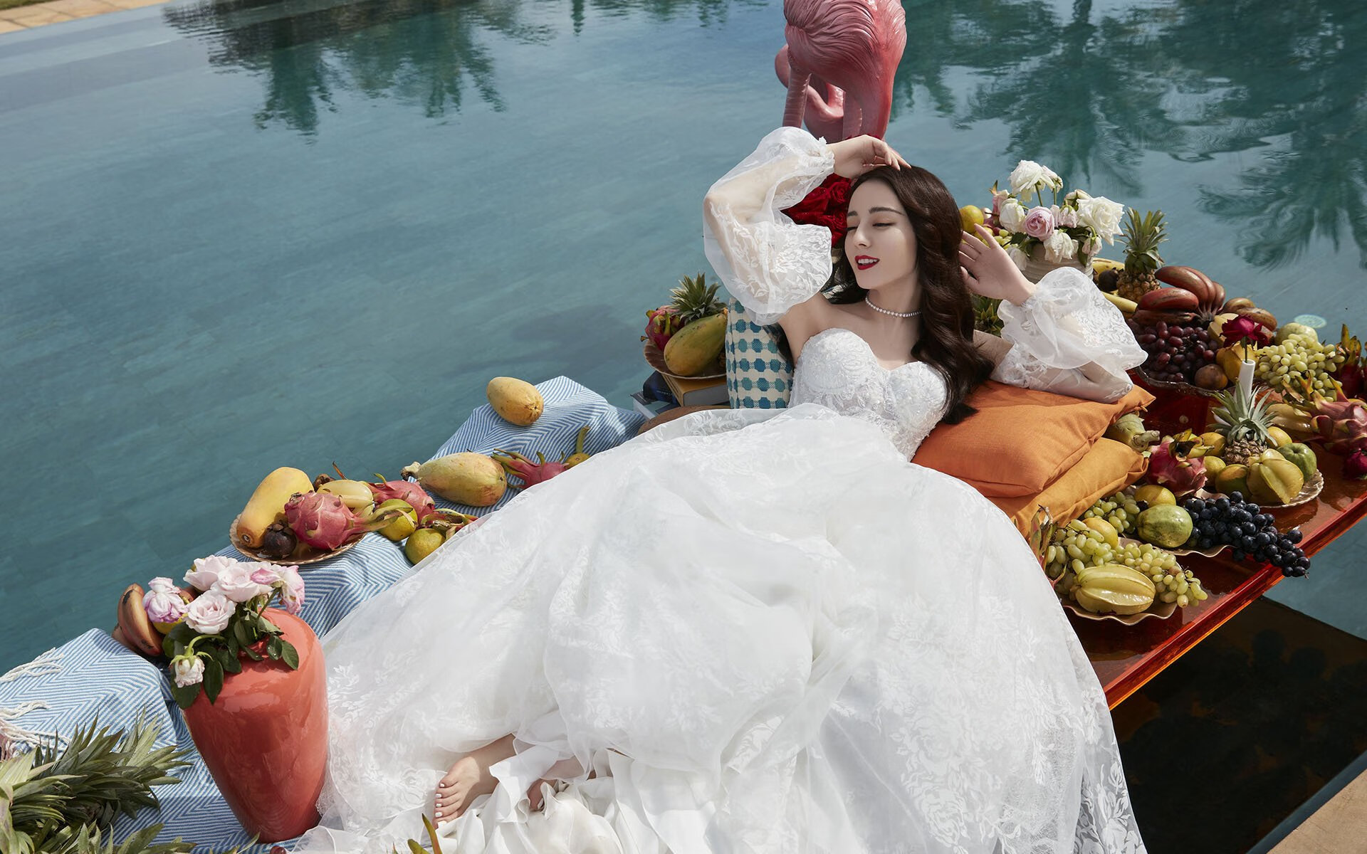 雪山映白衣，银河战舰碾过瑞士坚冰