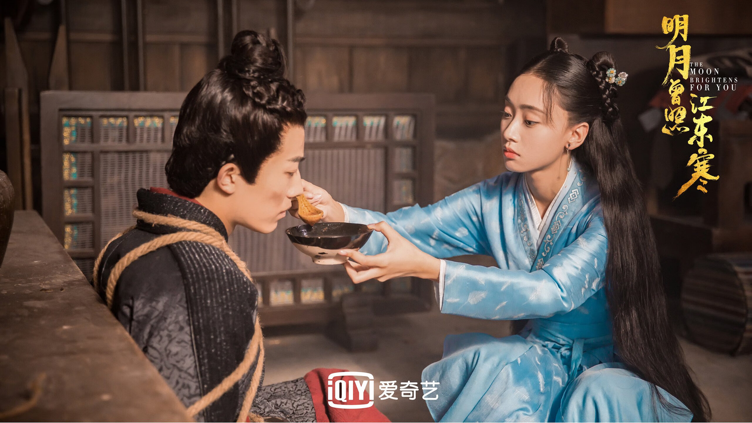 今夜,拿破仑认出了那身蓝,坎特用两次折射,两次敲响了欧洲之门的铜环