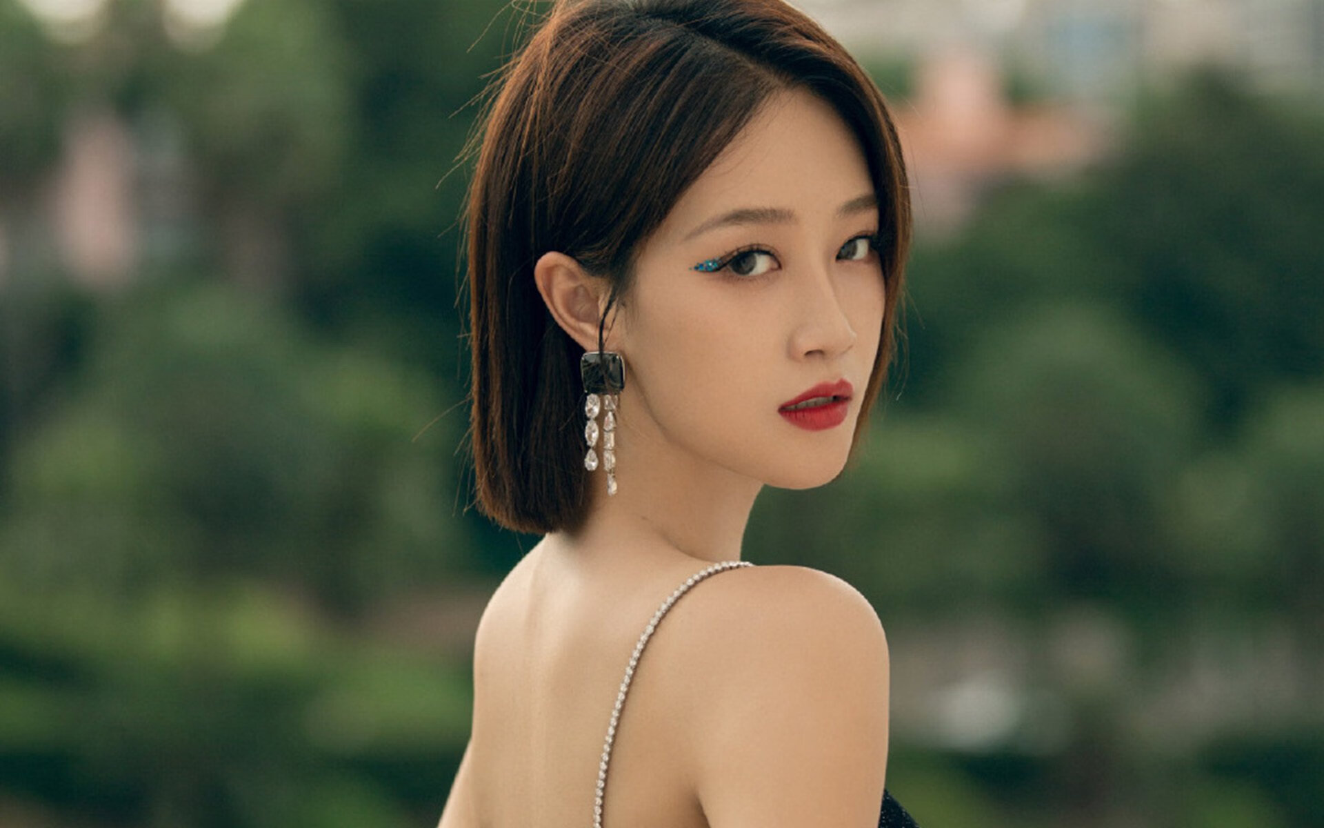 唱片密纹,人声与引擎的共振